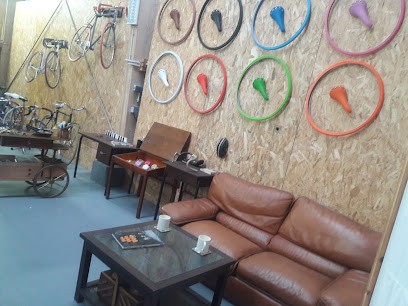 alFonse cycles, Magasin de Vélos à Saint-André-des-Eaux