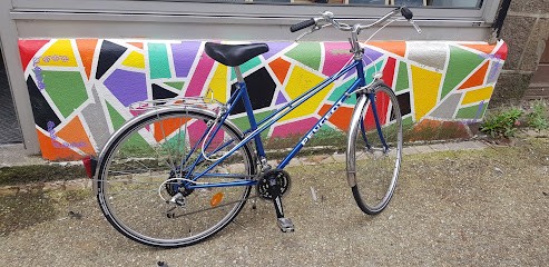 Les Routes de la Transition - Mécanique vélos et formations, Atelier de Réparations Vélos à Rostrenen
