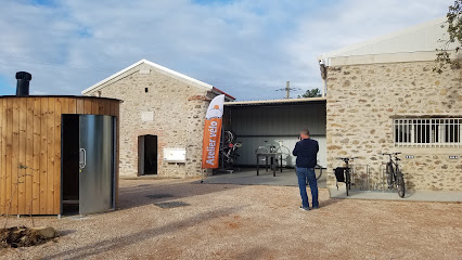 La Chaîne Des Albères, Atelier De Réparation De Vélos à Laroque-des-Albères