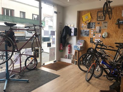 La Fille Aux Vélos, Atelier de Réparations Vélos à Bois-le-Roi