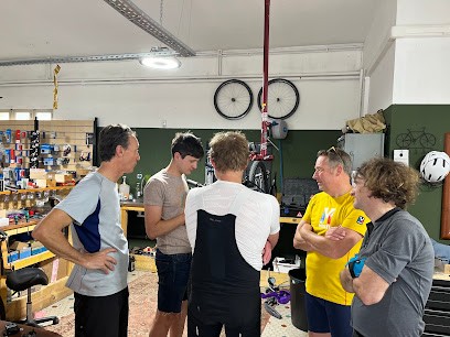 CYCLES ESCO, Magasin de Vélos à Saint-Palais