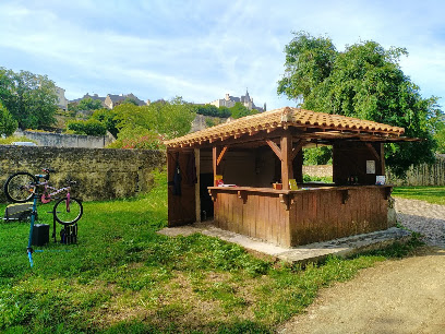 La Cabane De L'heureux Vélo Atelier De Réparation De Vélos à Montreuil-Bellay
