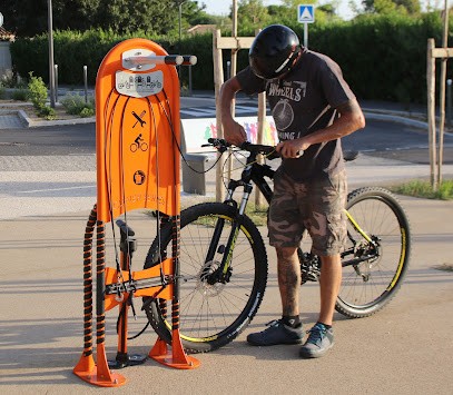 CLEVER Series, Atelier de Réparations Vélos à Vernègues