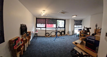 Atelier Les 3 Potences Atelier De Réparation De Vélos à Clichy