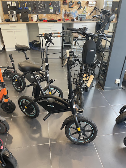 La Clinique Électrique Atelier De Réparation De Vélos à Saint-Nazaire