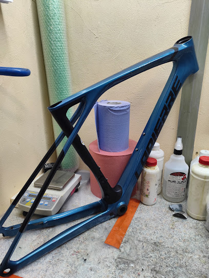R3C Composites-Réparations Carbone, Atelier De Réparation De Vélos à Saint-Paul-Trois-Châteaux