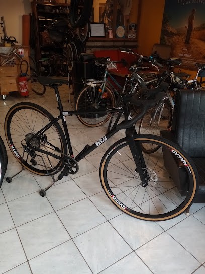 Café- Vélo, LA PINCE A VELO, Magasin de Vélos à Teloché